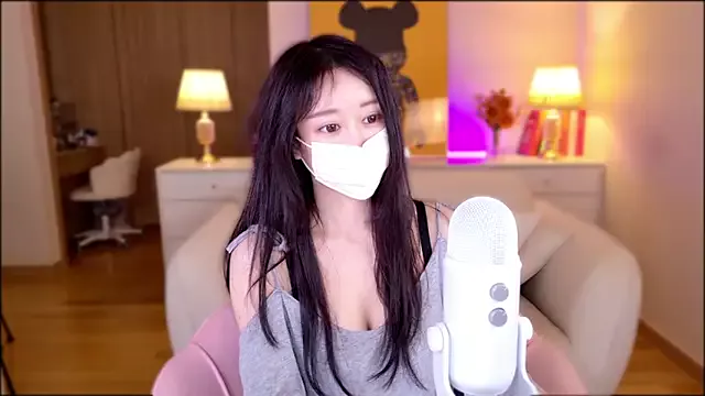 Freechat hotseah on StripChat