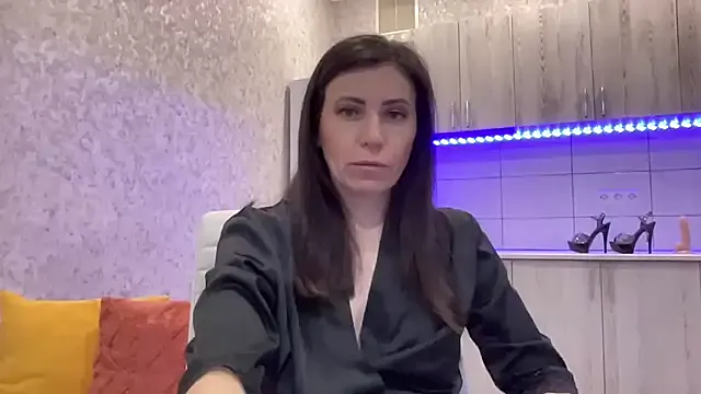 Freechat HotyWinter on StripChat