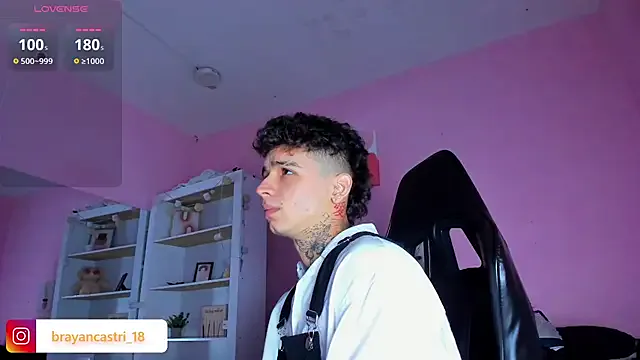 Offline Ian_Castillo_ on StripChat