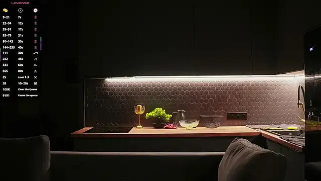 Offline IdaJonesy on StripChat