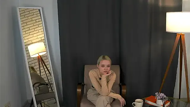 Freechat IraYounce on StripChat