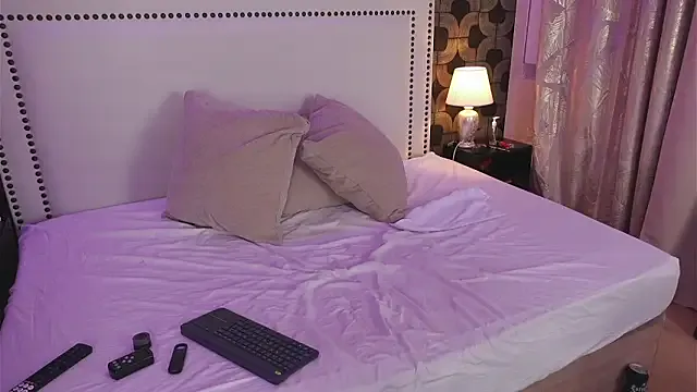 IsabelaWhite model from sc