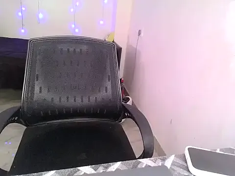 Offline its_siya_ on StripChat