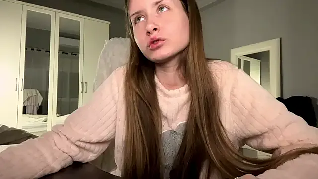 Offline Iuckystar19 on StripChat