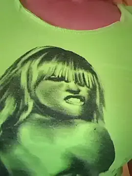 Offline Ivaemi1 on StripChat