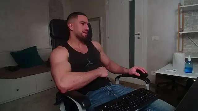 Freechat IvanHydee on StripChat