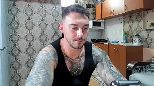 Freechat Jonmusclemaster on StripChat