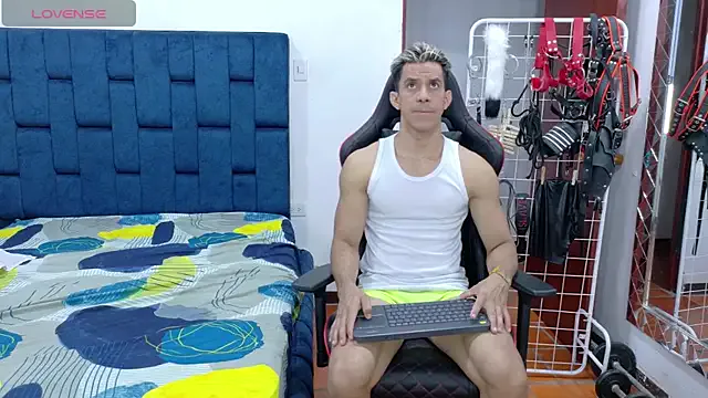 Offline JoseRumbero26 on StripChat