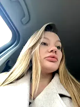 Offline justmilaa on StripChat