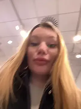 Offline justmilaa on StripChat