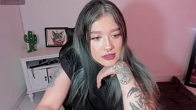 Offline kat_apple on StripChat