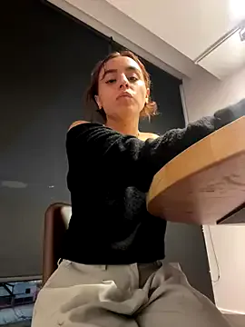 Freechat Katee_Jones on StripChat