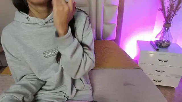 Offline KeimyWilde on StripChat