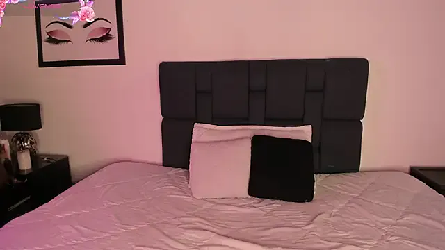 Freechat Khenta_Michells on StripChat