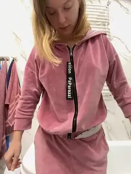 Offline kimczii on StripChat