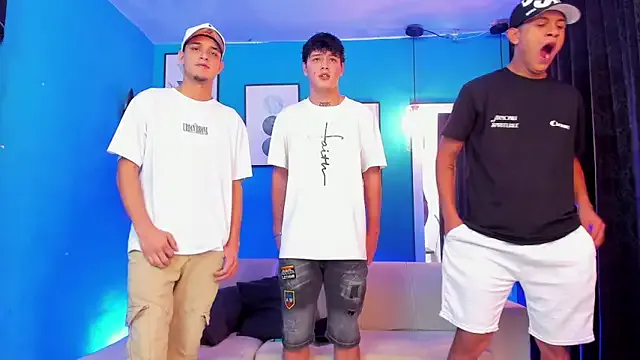 Offline KingOfHeavens_2 on StripChat