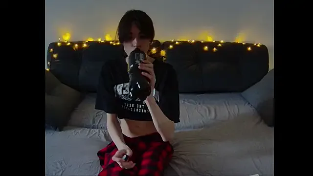 Offline kobeny on StripChat