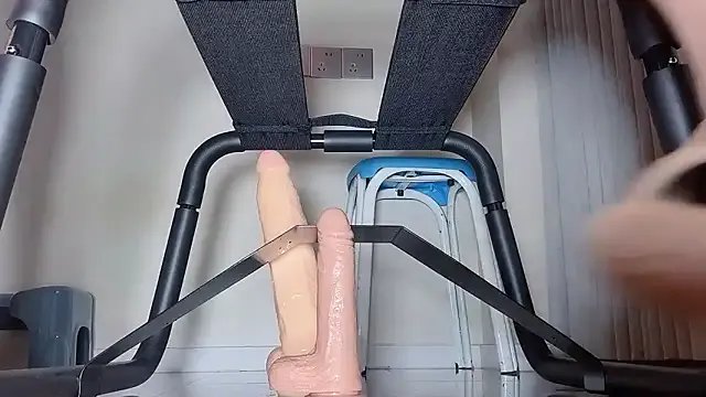 Group Krismil3 on StripChat