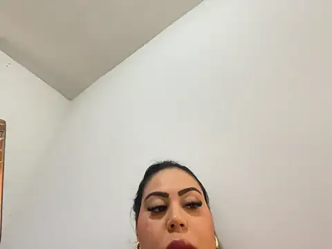 Group lariic on StripChat