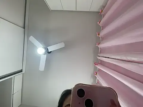 Group lariic on StripChat