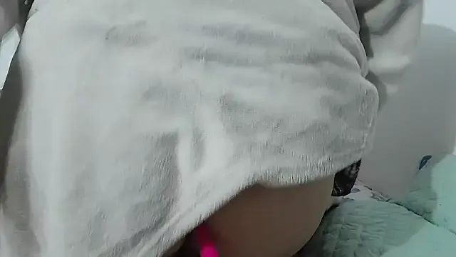 Offline Layla_Latina on StripChat