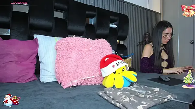 Offline levana1 on StripChat