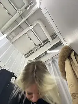 Freechat LikaCat on StripChat