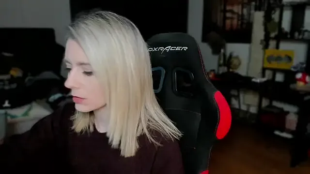 Offline Lisaonthemoon on StripChat