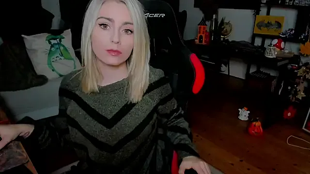 Offline Lisaonthemoon on StripChat