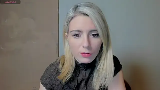 Offline Lisaonthemoon on StripChat