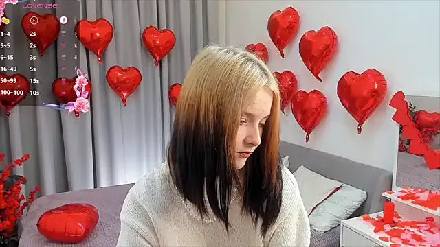 Freechat LishaSeirer on StripChat