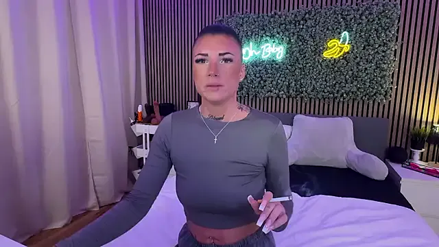 Offline LizaRoxx on StripChat