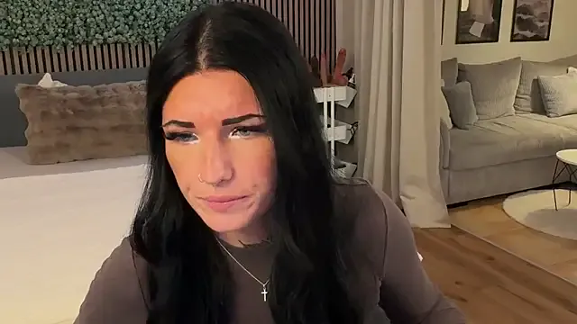 Offline LizaRoxx on StripChat