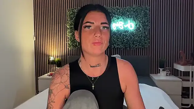 Offline LizaRoxx on StripChat