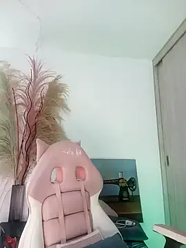 Offline lovely_kitt on StripChat