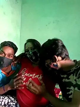 Freechat LoveOnStream on StripChat