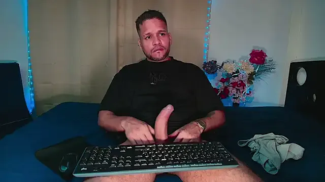 Offline LucasGaeel on StripChat