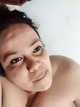 Offline lunanataly on StripChat