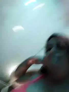 Offline lunanataly on StripChat