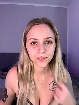 Offline lunawolf21 on StripChat