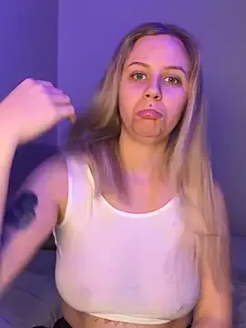 Offline lunawolf21 on StripChat