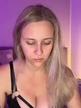 Offline lunawolf21 on StripChat