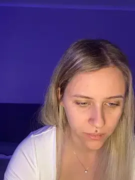 Offline lunawolf21 on StripChat