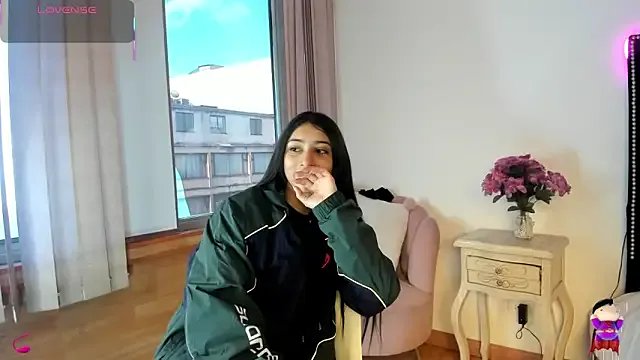 Freechat lya__brown on StripChat