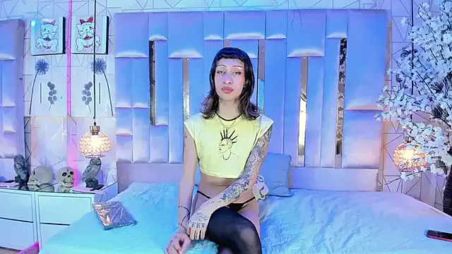 Offline MadisonWood01 on StripChat