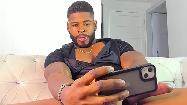 Offline Makonneen on StripChat