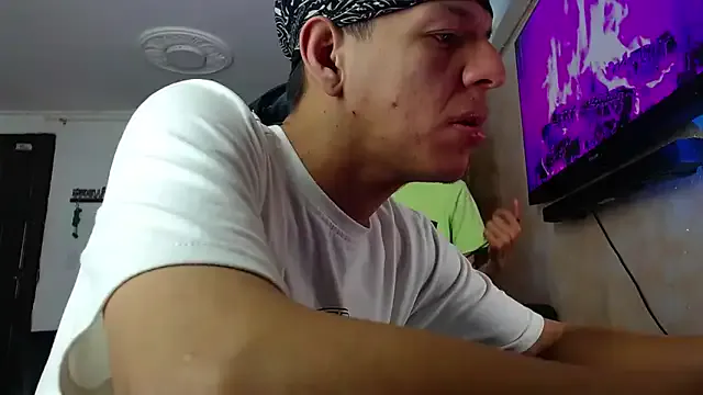 Offline Marcus_and_Tony on StripChat