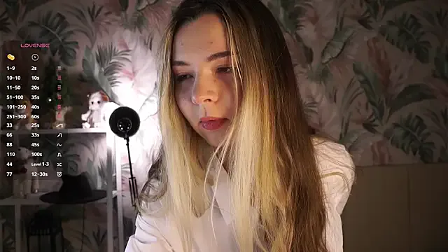 Offline MarlinVarian on StripChat