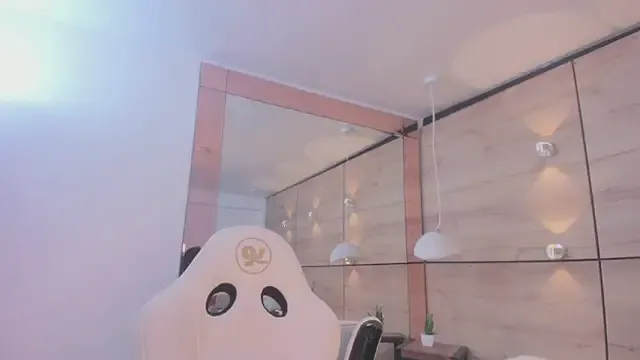 Offline martina_touss on StripChat