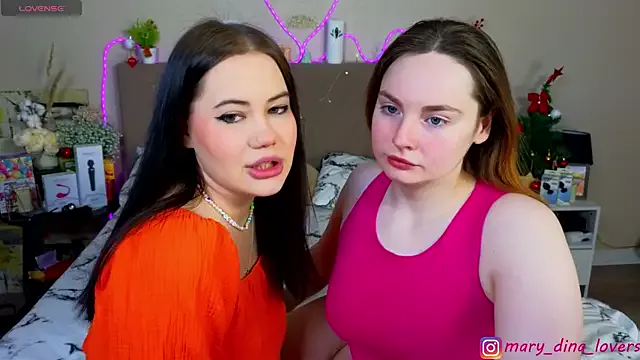 Freechat Mary_Dina on StripChat